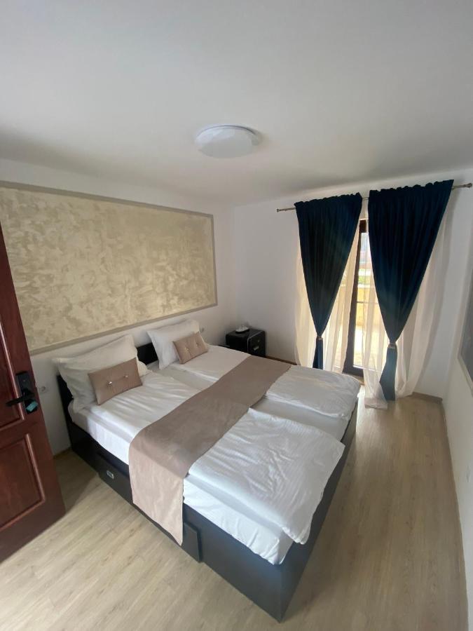 Отель Casa Clim Анина Экстерьер фото